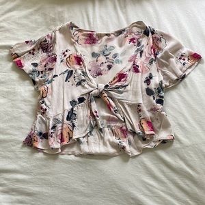 Semi cropped, tie, floral shirt